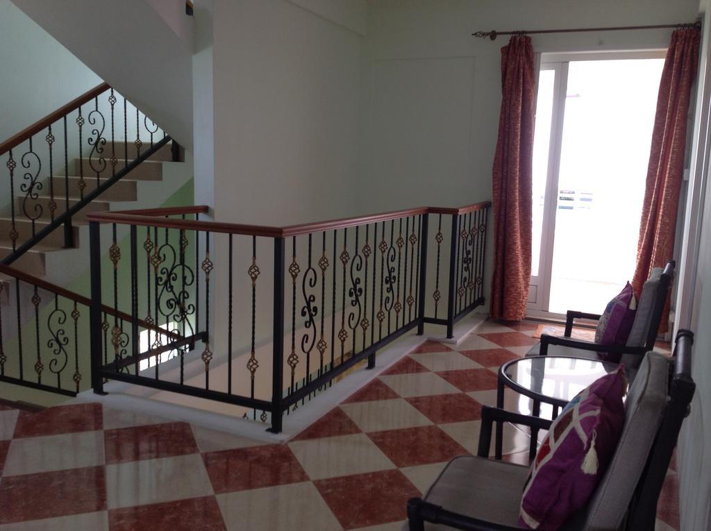 Fayruz Villa Is A 3 Bedroom, 3 Bathroom Detached House With Ac And Swimming Pool 5 Minutes Walk From Flic En Flac Public Beach Exterior foto
